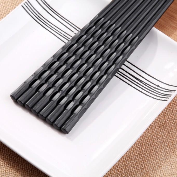 Creative Guangkuai Alloy Tableware: Stylish Non-Bamboo, Non-Steel Chopsticks for Hotel and Home Use.