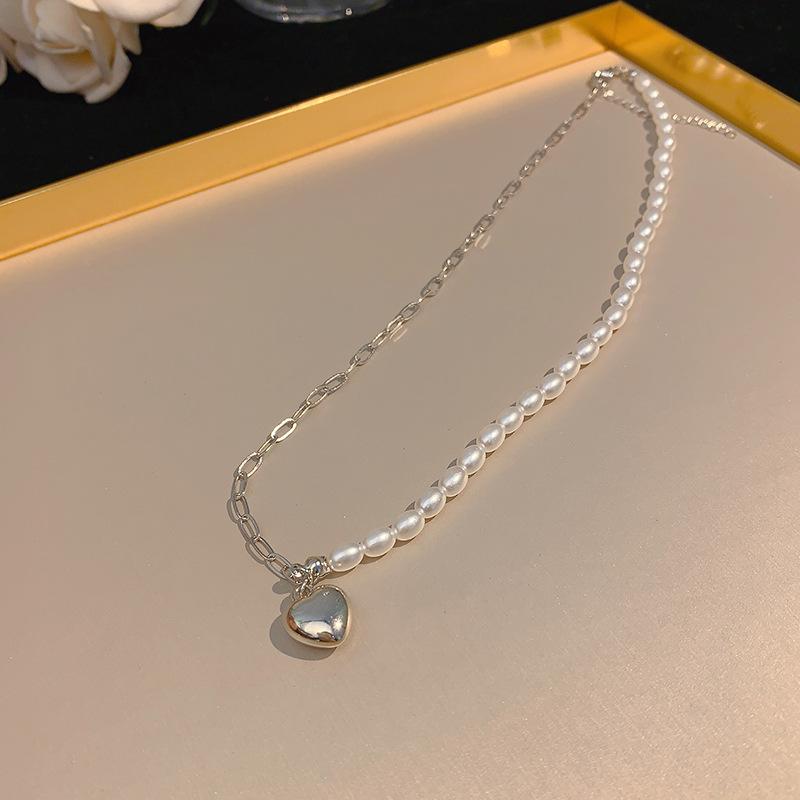 Baroque Pearl Necklace Women's Niche Light Luxury Versatile Love Beaded Collarbone Chain Temperament Pendant Wind