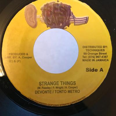 7 inch plaat TANTO METRO & DEVONTE / HAWKEYE - Strange Things / No Other Way GEEN Fresh Ear 2003 Jamaica Reggae, Ska & Dub Gebruikt