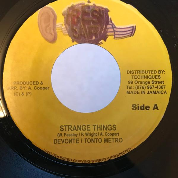 

7-дюймовая пластинка TANTO METRO & DEVONTE / HAWKEYE - Strange Things / No Other Way NONE Fresh Ear 2003 Ямайка Регги, Ска и Даб Б/У