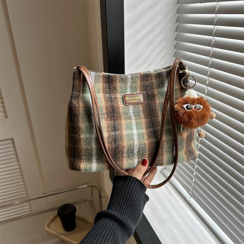 Trendy Street Style Canvas Tote Bag Fashionable Lady's Shoulder Bag 2023 Winter