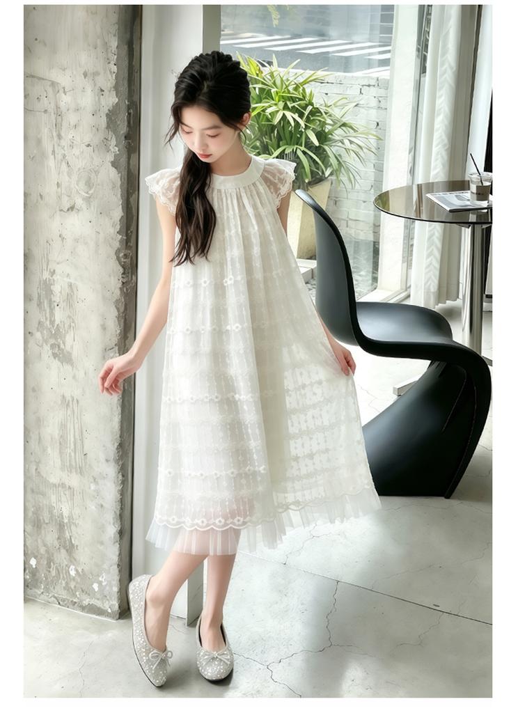 Girls' dress 2026 new summer girl Korean fashion big girl fashionable light and thin Western white long skirt trend
