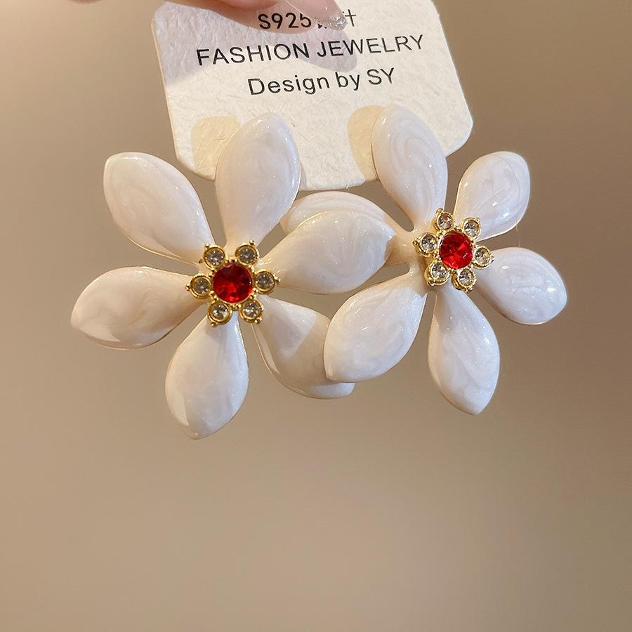 

Exaggerated Gold Plated Iron Alloy Big Drop Earrings For Women Candy Color Enamel Rhinestone Flower Party Holiday Jewelry белый