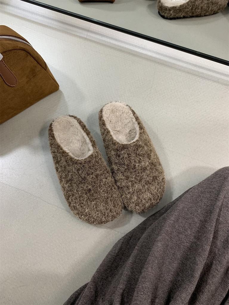 Mao Mao Slippers Women's Winter Mao Mao Slippers Flat-bottomed Comfortable Half Slippers Women Wear Fleece Shoes