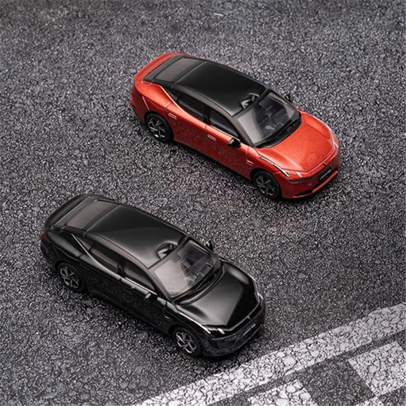 Bburago 1:64 LYNK&CO Z10 Coupe Alloy Sports Car Model Diecasts Metal New Energy Vehicles Car Model Simulation Childrens Toy Gift