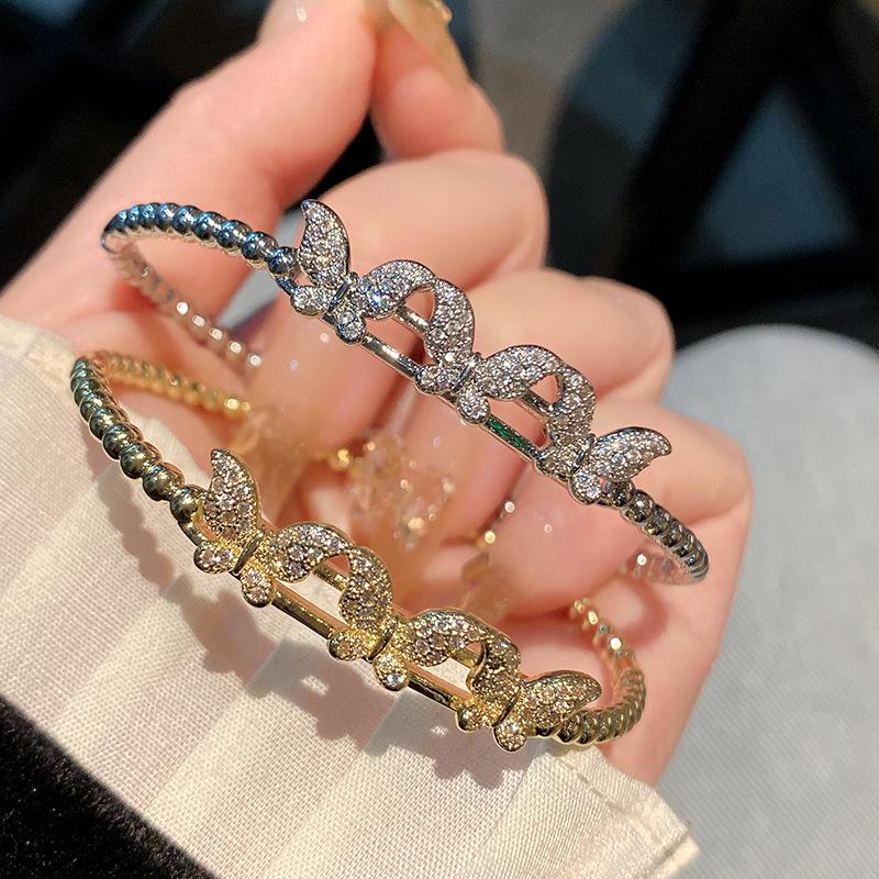 Threaded Fashion Irregular Letter Bracelet Versatile and High-end Graphic Copper Women's Bracelet
