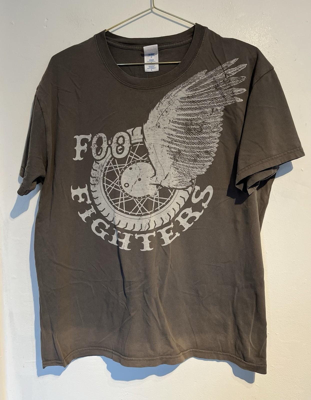 Foo Fighters Shirt Large Rare Rock Band Merch Dave Grohl Taylor Hawkins Emo Unisex T-Shirt XL
