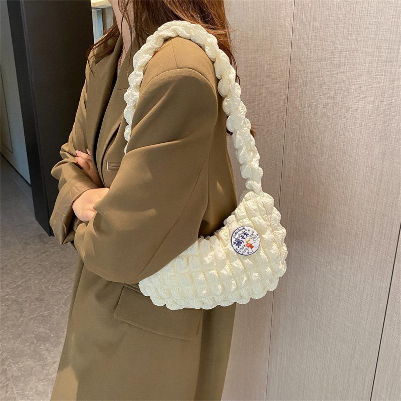 Fashion cloud bag simple shoulder armpit bag niche personality pleated hand bag trend