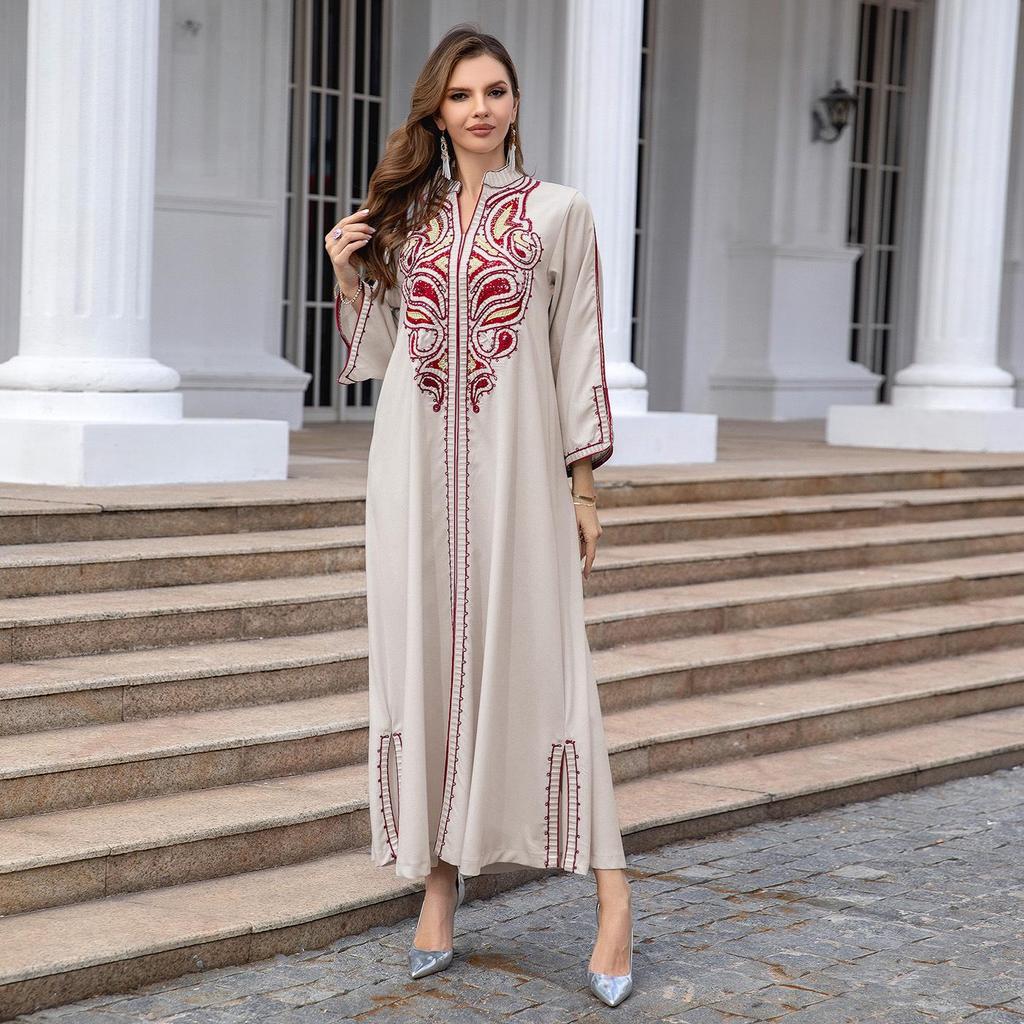 Women's Middle Eastern Abaya: Elegant Long Robe with Stylish Detailing, Perfect for Dubai and Turkey Fashion.