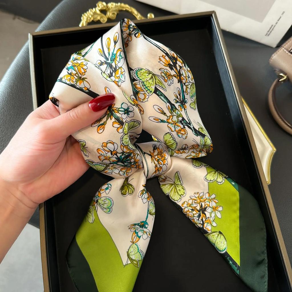 Silk Square Scarf Women 100% Real Luxury Brand Horse Print Neckerchief Female Hair Hand Bag Wrist Foualrd Scarves Bandana