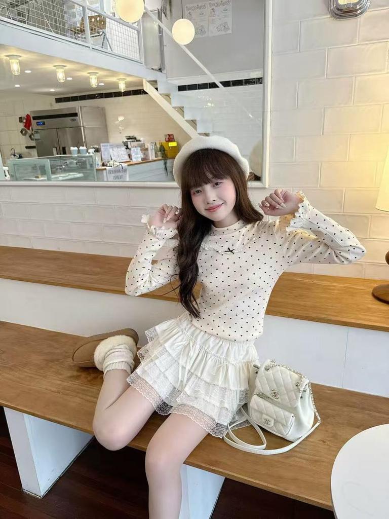 Hong Kong Style Women's Heart Polka Dot Long Sleeve Thermal Fleece T-shirt, Light Apricot Lace Patchwork, Autumn/Winter.