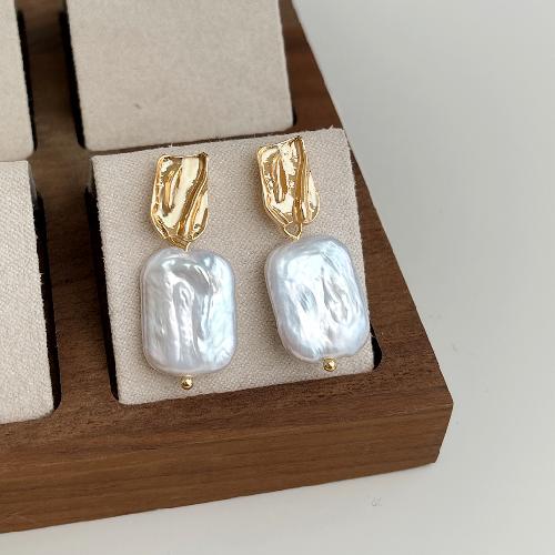 French Light Luxury Baroque Pearl Earrings Personality Fashion Temperament Freshwater Pearl Earrings Retro Earrings High-end Sense