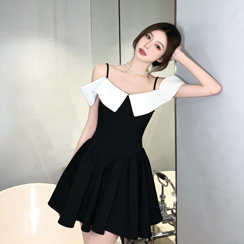 One-word shoulder suspender dress women's summer new small French pure desire wind waist short small black dress