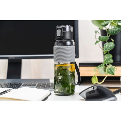 ZWILLING Drinking Bottle Z1024-176, 680ml Black, Sports Water Bottle, BPA-Free Tritan [Official Japanese Product]