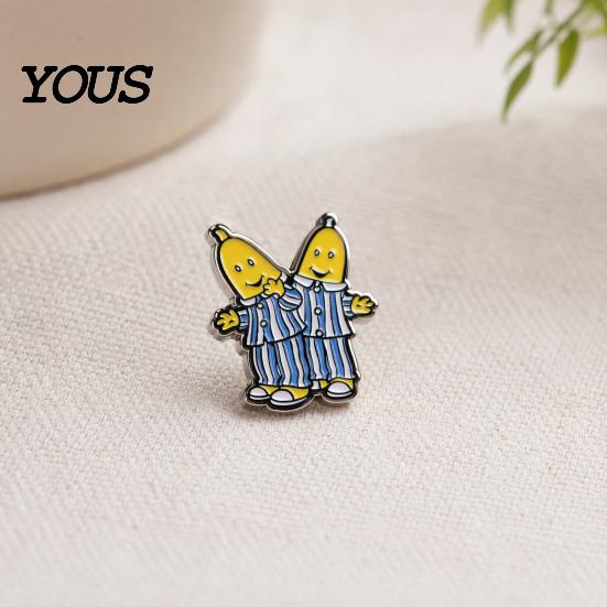 Durable Metal Brooch Zinc Alloy Pin, Cartoon Banana Man Shape Lapel Enamel Colorful Badge Paint with Anti-Slip Buckle Pins for Clothes