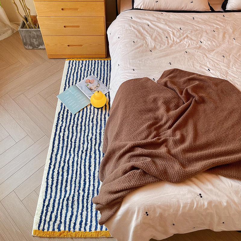 

Thick Plush Non-Slip Carpet for Bedroom, Living Room, or Children s Room 40×60 CM
