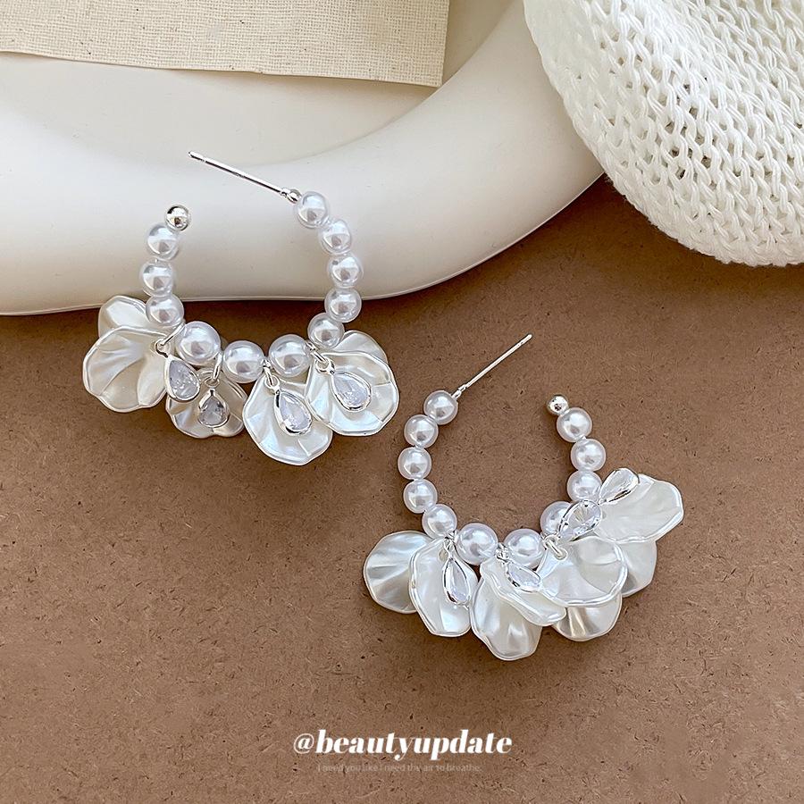 Silver Needle Retro Zircon Pearl Tassel Stud Earrings - High-End Petal Design for Women