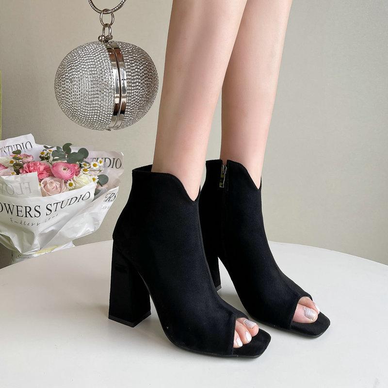 

Новые модные короткие ботинки на очень высоком каблуке и платформе с боковой молнией на грубом каблуке