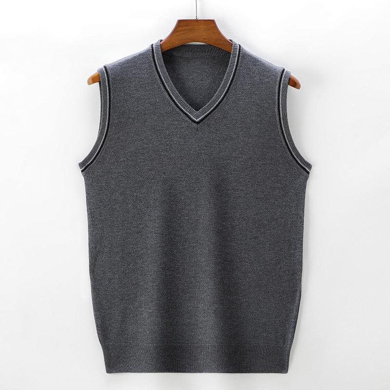 Men's V-Neck Red Knit Vest: Warm Autumn/Winter Waistcoat