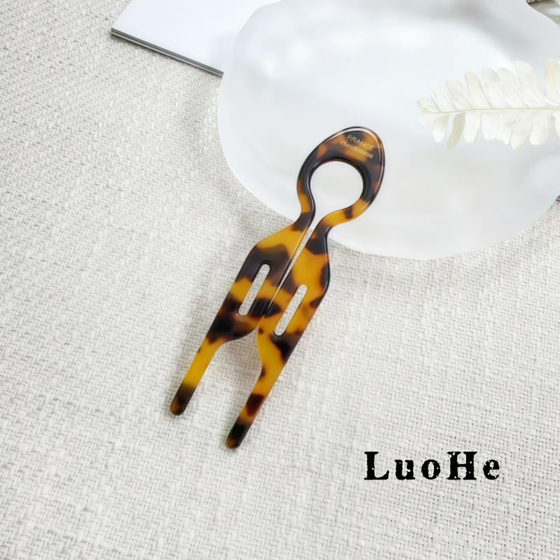 Elegant Leopard Print Acetate Hairpin for Women's Bun Hairstyles