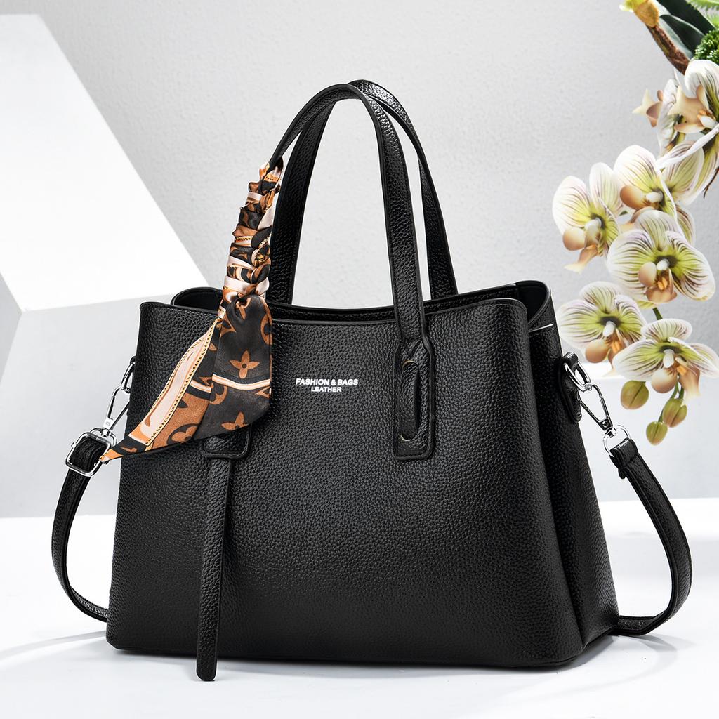 2026 new Women's Business Handbag Fashionable Large Capacity Shoulder Crossbody Bag for Middle-Aged Mothers Commuting PU Leather