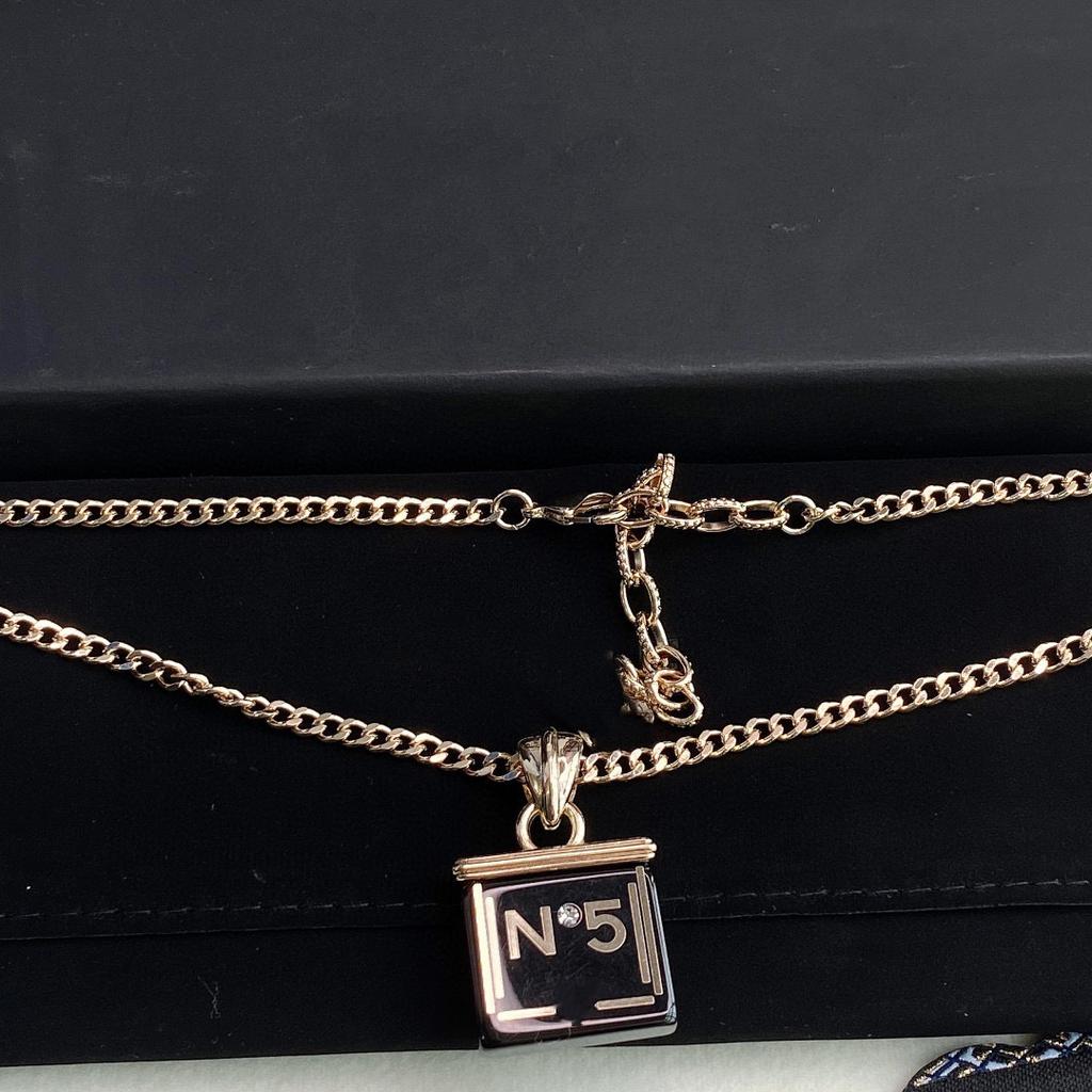 Set Bijuterii de Modă de Marcă Pentru Femei Lanț Gros Petrecere Sticluță de Parfum Choker Cercei Rășină Literă Unică 5 Lanț de Cupru