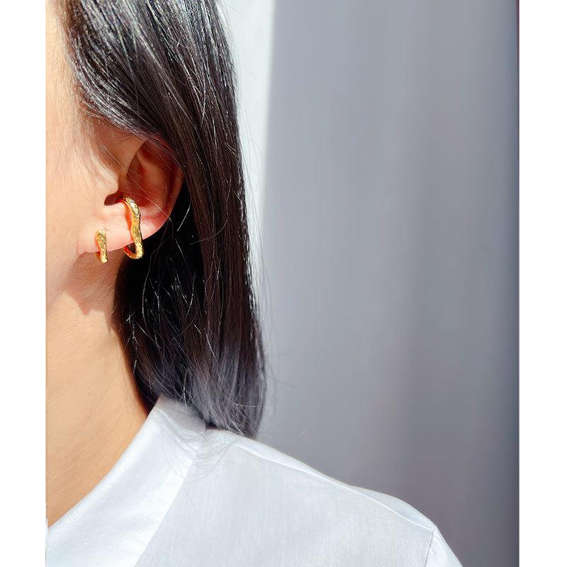 

Unique European and American Irregular Line Ear Cuff: No Piercing Required