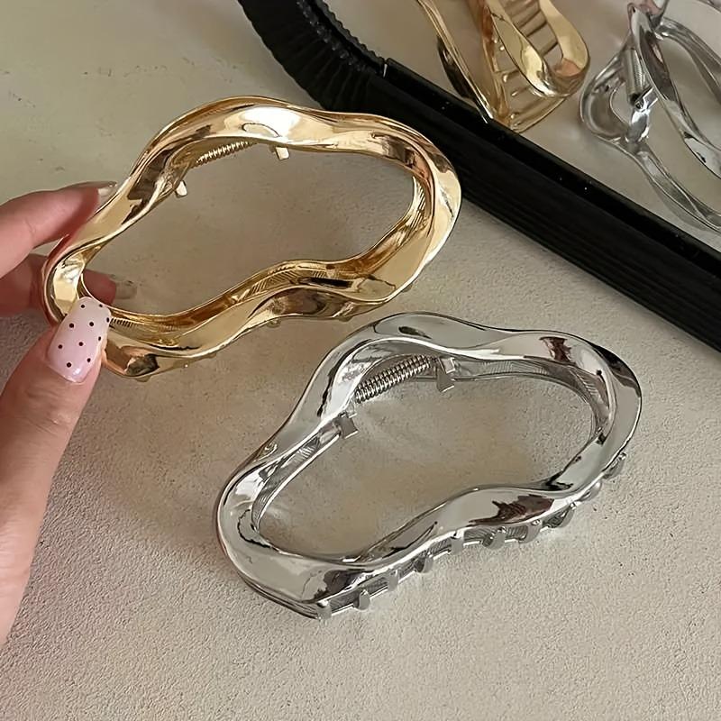 Small Niche Design Irregular Liquid Lines Cloud Shaped Large Women's Metal Grab Clip Daily Fashion Wear Dished Hair Shark Clip