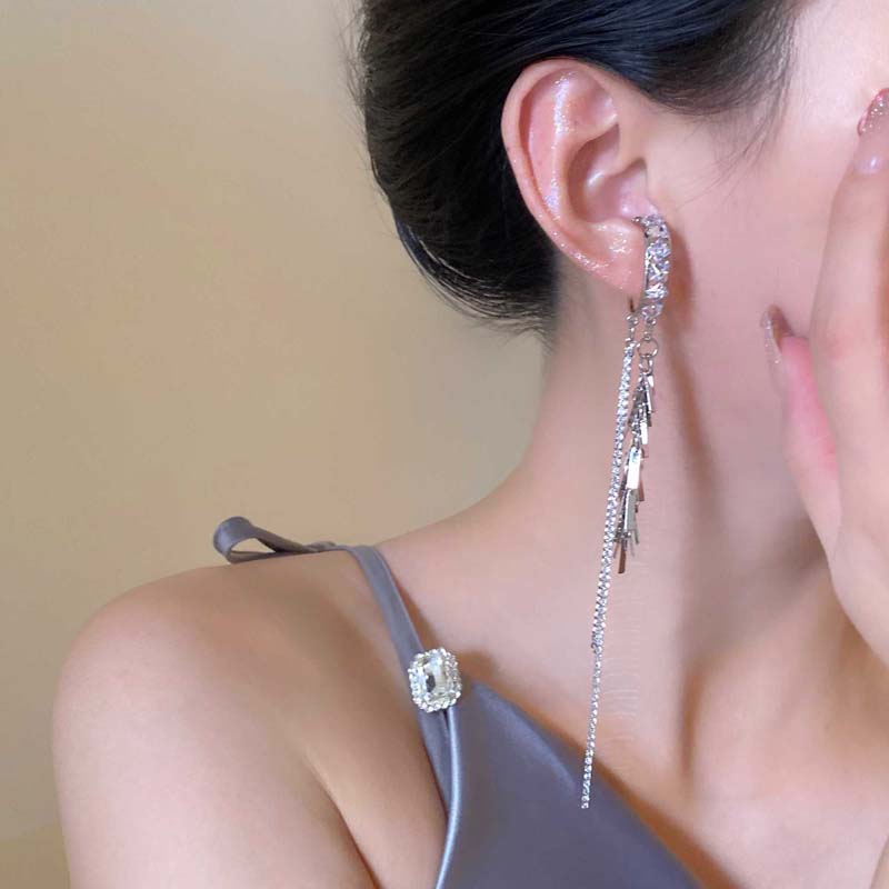 Fashion Long Tassel Zircon Crystal Ear Clip for Women Punk Geometric Metal Rectangular Sequin Pendant Ear Clip Earrings Jewelry