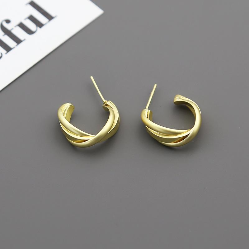 Retro Matte Gold C-Shaped Earrings Women'S Cold Wind Earrings Temperament, High-End Earrings