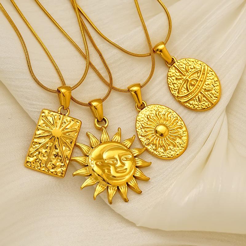 Retro Stainless Steel Tarot Sun Square Necklace Women'S High-End Titanium Steel Jewelry