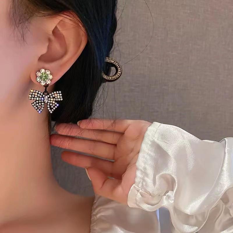 Серьги-гвоздики из стерлингового серебра S925 в корейском стиле с дизайном зеленого цветка и бантом для женщин - Высококачественные, полностью инкрустированные бриллиантами, длинные серьги