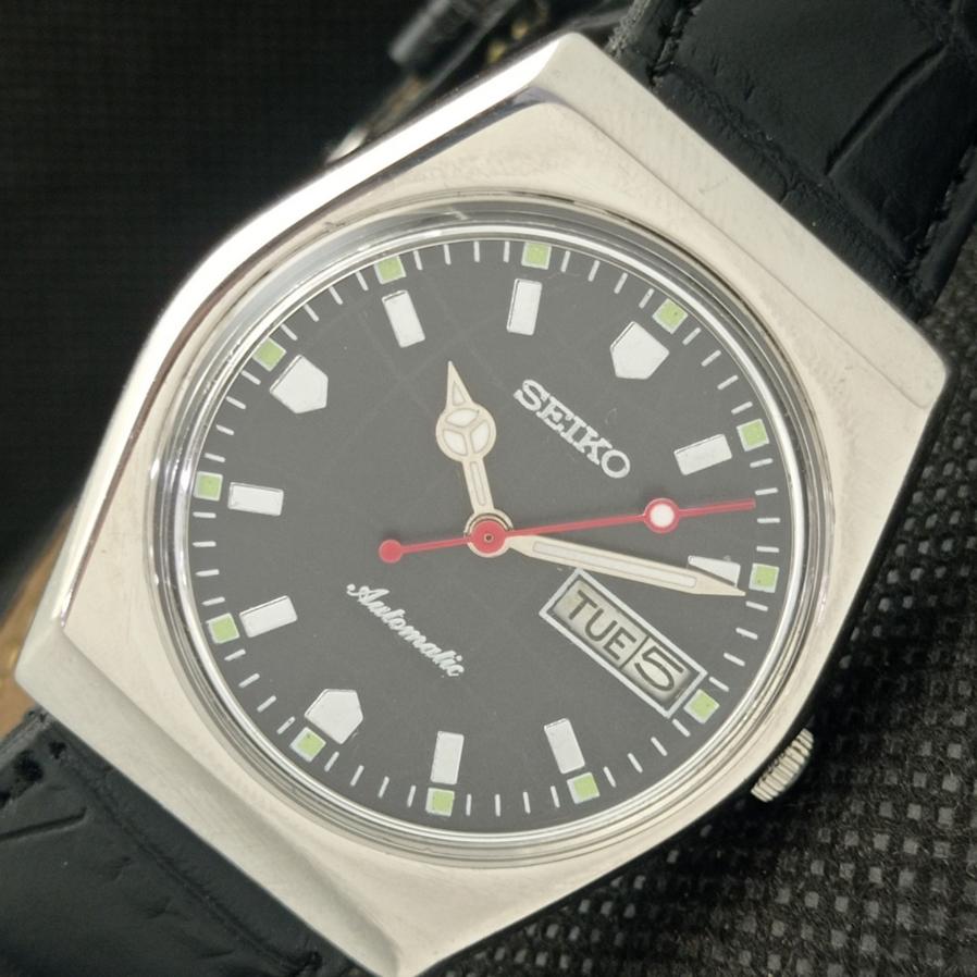 

Б/У SEIKO 5 АВТОМАТИЧЕСКИЕ ЯПОНСКИЕ МУЖСКИЕ ЧАСЫ DAY/DATE ЧЕРНЫЕ a302206-2 Sku568f-a302206