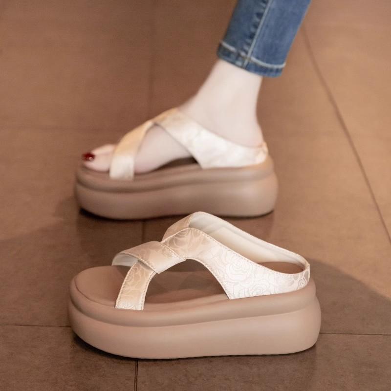 Premium thick-soled cool slippers women's shoes summer wear new muffin high-heeled beach sandals