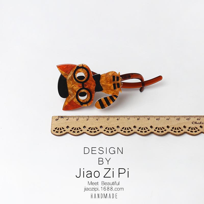 Charming Brown Cat Twist Claw Hair Clip - Creative Updo Hairpin Accessory