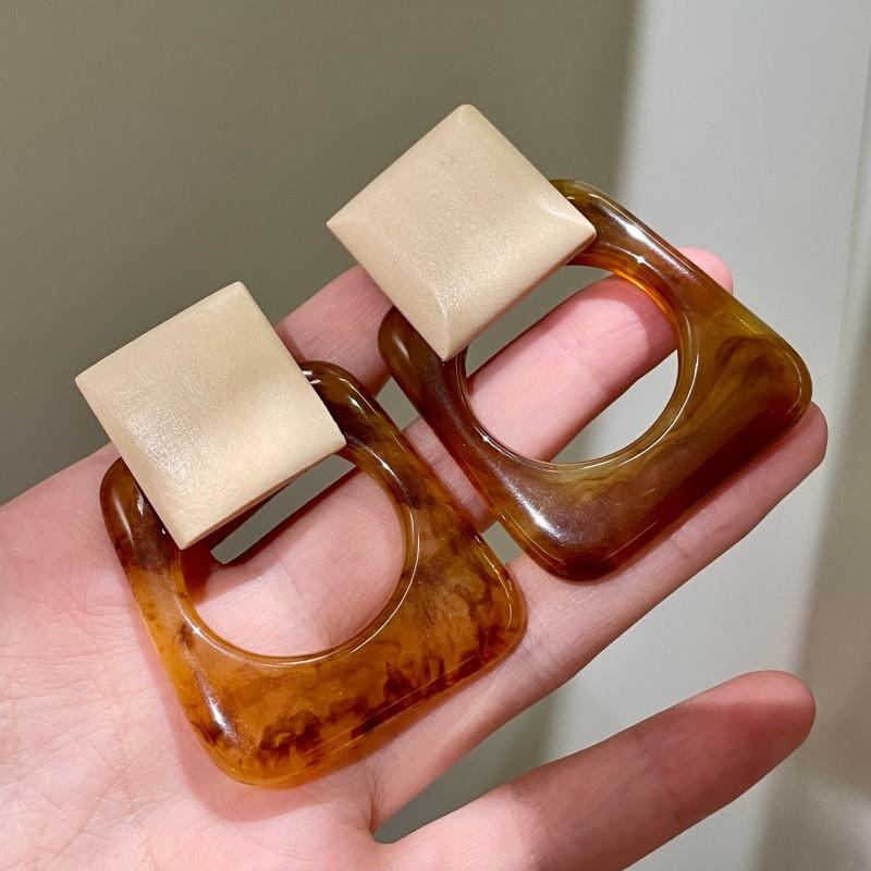 Fashion Statement Geometric Acrylic Square Drop Earrings for Women New Dangling Resin Fashion Earrings