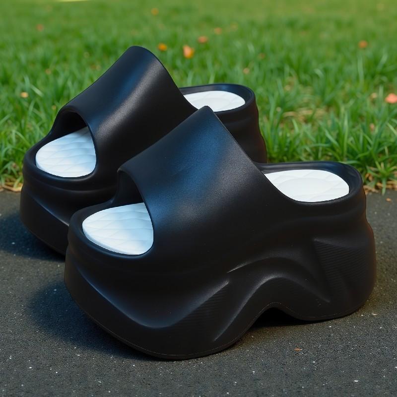 Las zapatillas de tacón alto más nuevas de moda de verano para mujer con suela gruesa de 9 cm de altura, zapatillas para interior y exterior, tipo nube, chanclas de EVA