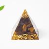 Figurka pyramidy z křišťálové pryskyřice s přírodními krystaly ve tvaru kapky vody pro darování a domácí dekoraci