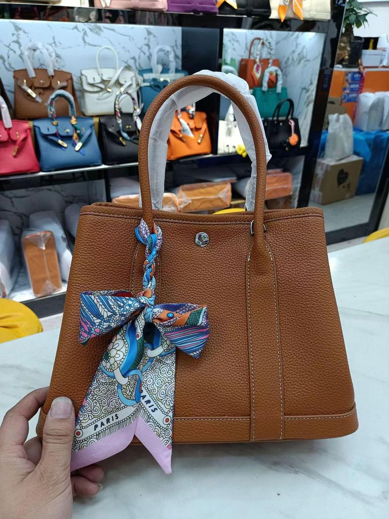 2023 Women's Genuine Leather Bucket Tote - Large Capacity, Versatile Crossbody & Shoulder Bag