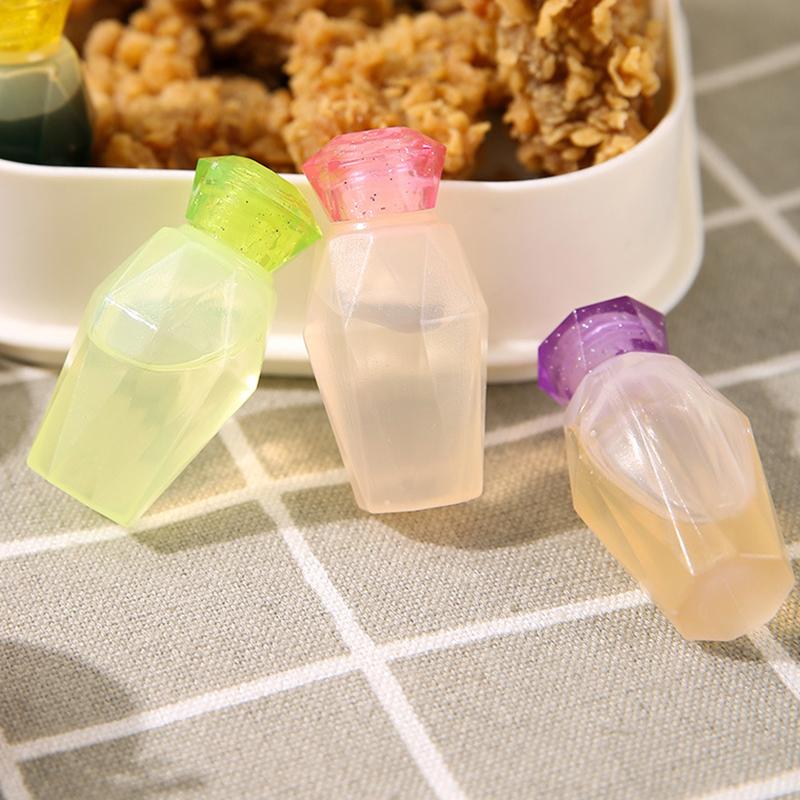 4Pcs Mini Portable Sauce Condiment Dispenser Bento Ketchup Bottle Plastic Sub-Bottling Seasoning Bottle Kitchen Accessories