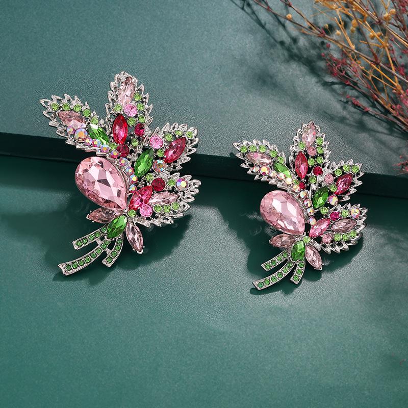 Elegant Crystal Glass Rhinestone Brooch – Fashionable High-Grade Pin Accessory