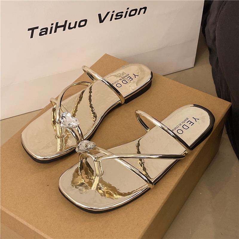 Square head rhinestone cover toe cool slippers female summer 2025 new low-heeled fairy wind with skirt beach cool slippers