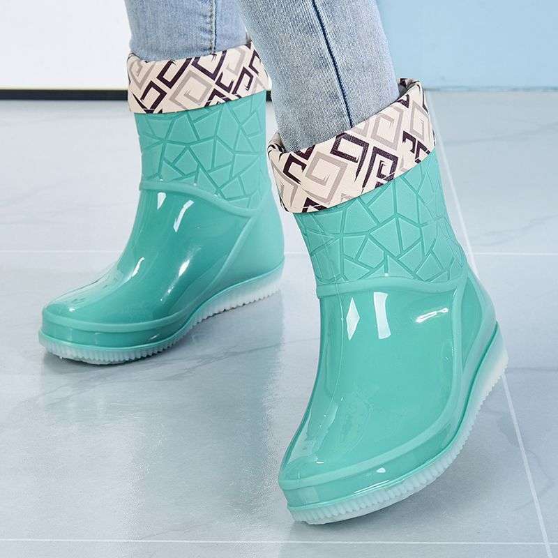 Fashion work short rain boots women's summer kitchen overshoes thickened non-slip rain shoes outer wear rubber shoes kitchen waterproof shoes