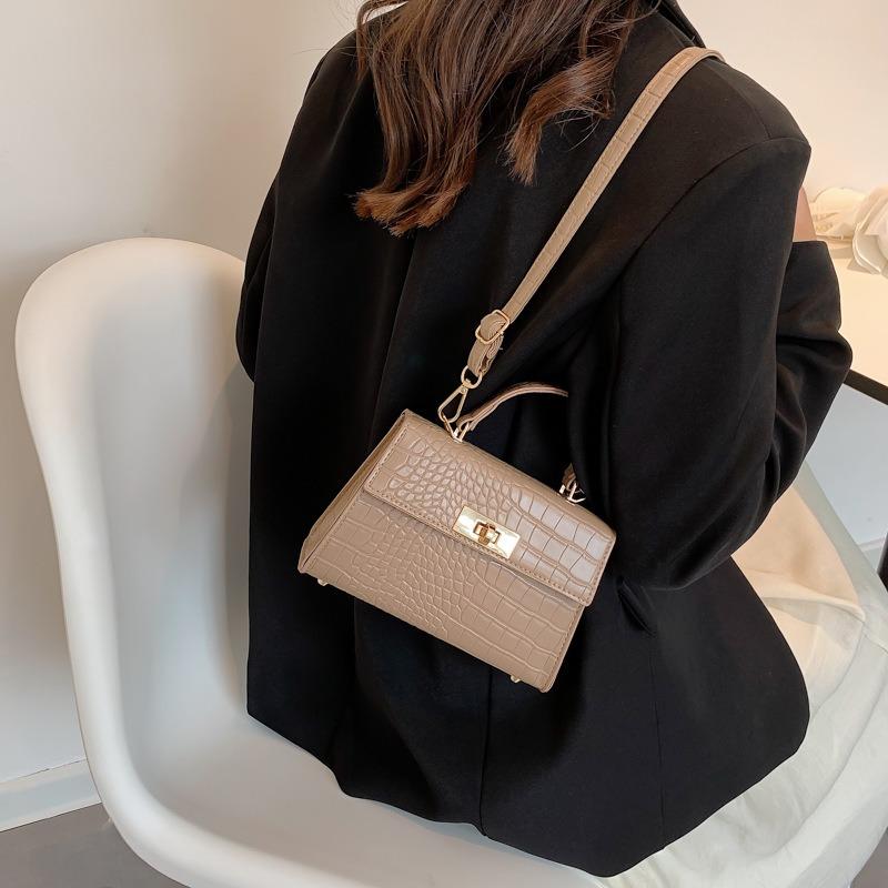 Retro Small Bag Autumn Fashion Shoulder Bag Messenger Bag Women's Bag Simple Portable Small Square Bag