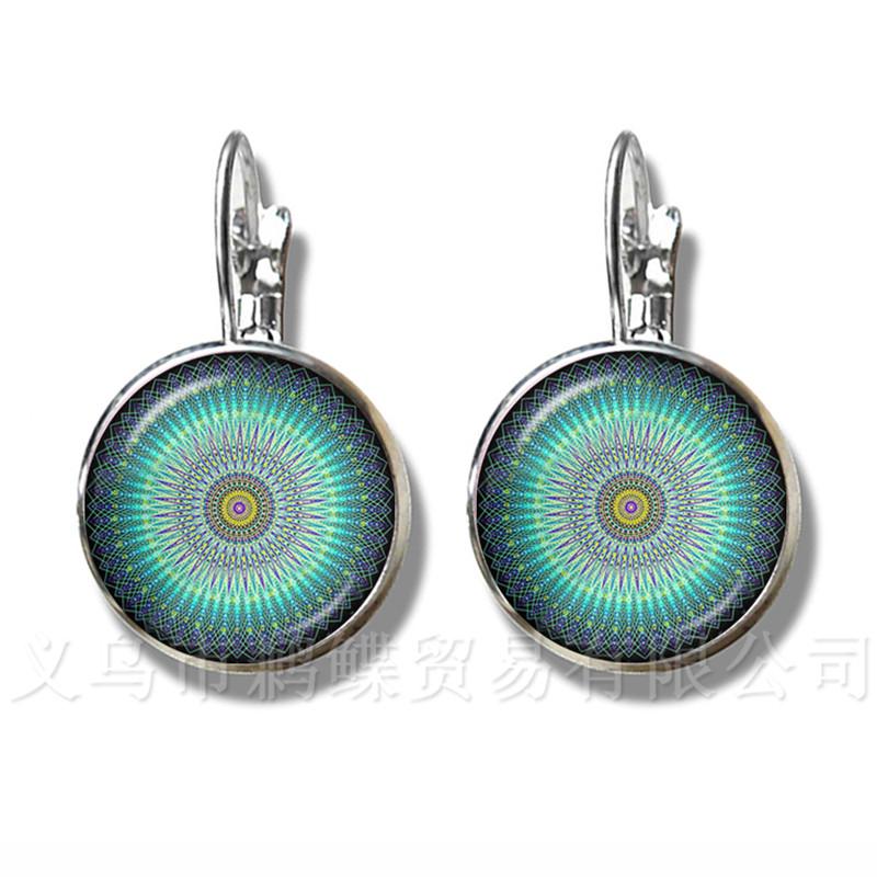

Vintage Flower Of Life Earrings Mandala Elegant And Complex Pattern Silver Plated Stud Earrings Round Glass Women Cabochon