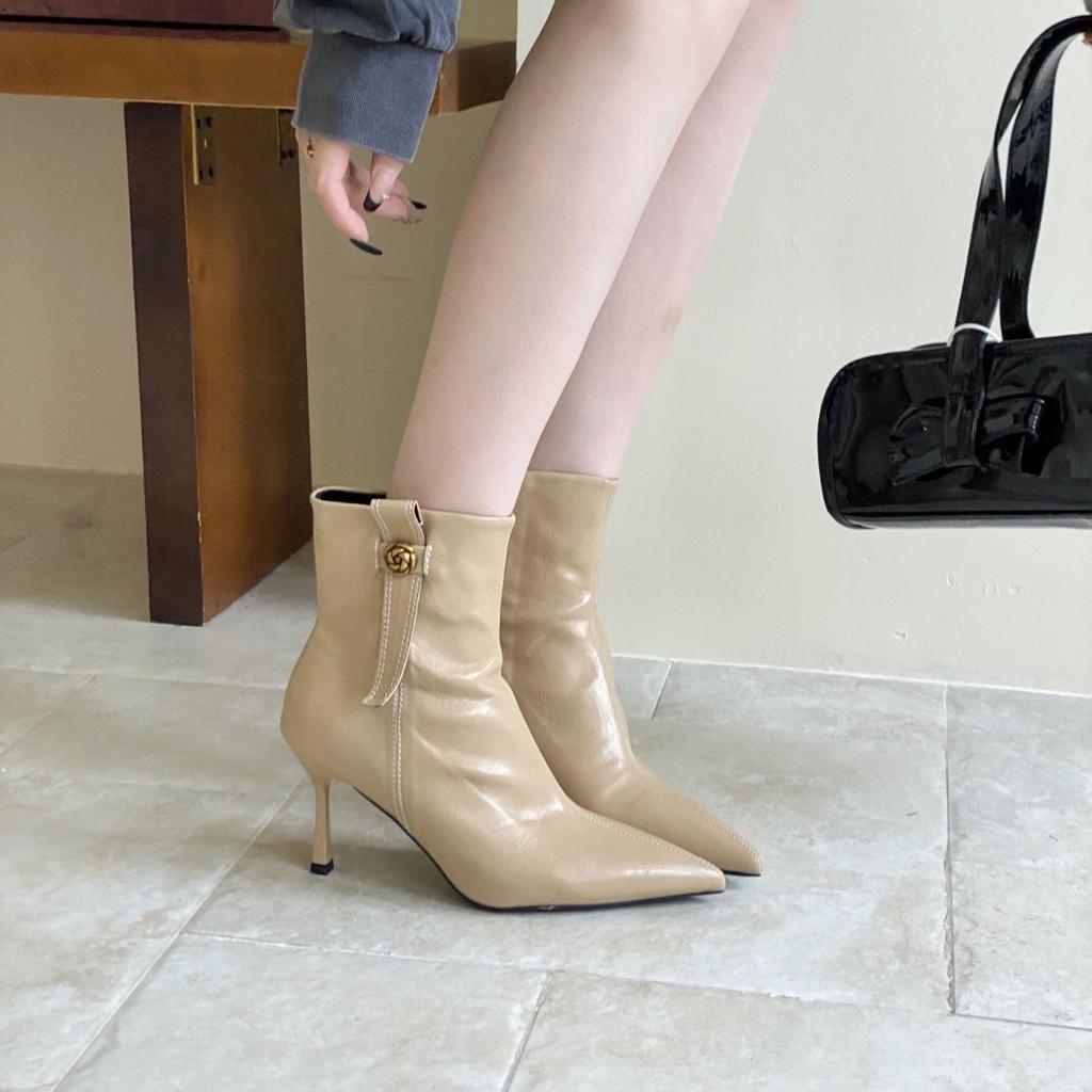2025 Herbst und Winter neue europäische und amerikanische Stil Temperament spitze Zehen dünner Absatz hoher Absatz Stiefeletten Seitenreißverschluss Gürtelschnalle dekorativ w