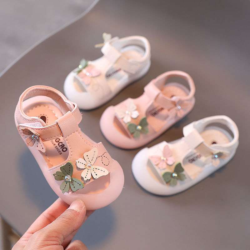 Girls sandals 2025 new non-slip soft sole 1 and a half years old baby princess shoes baby toddler shoes 0-3 years old