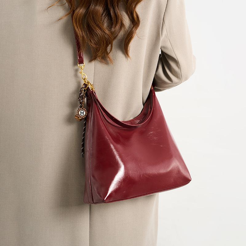 Underarm bag women's 2025 autumn and winter new simple casual versatile shoulder bag high sense retro large capacity tote bag