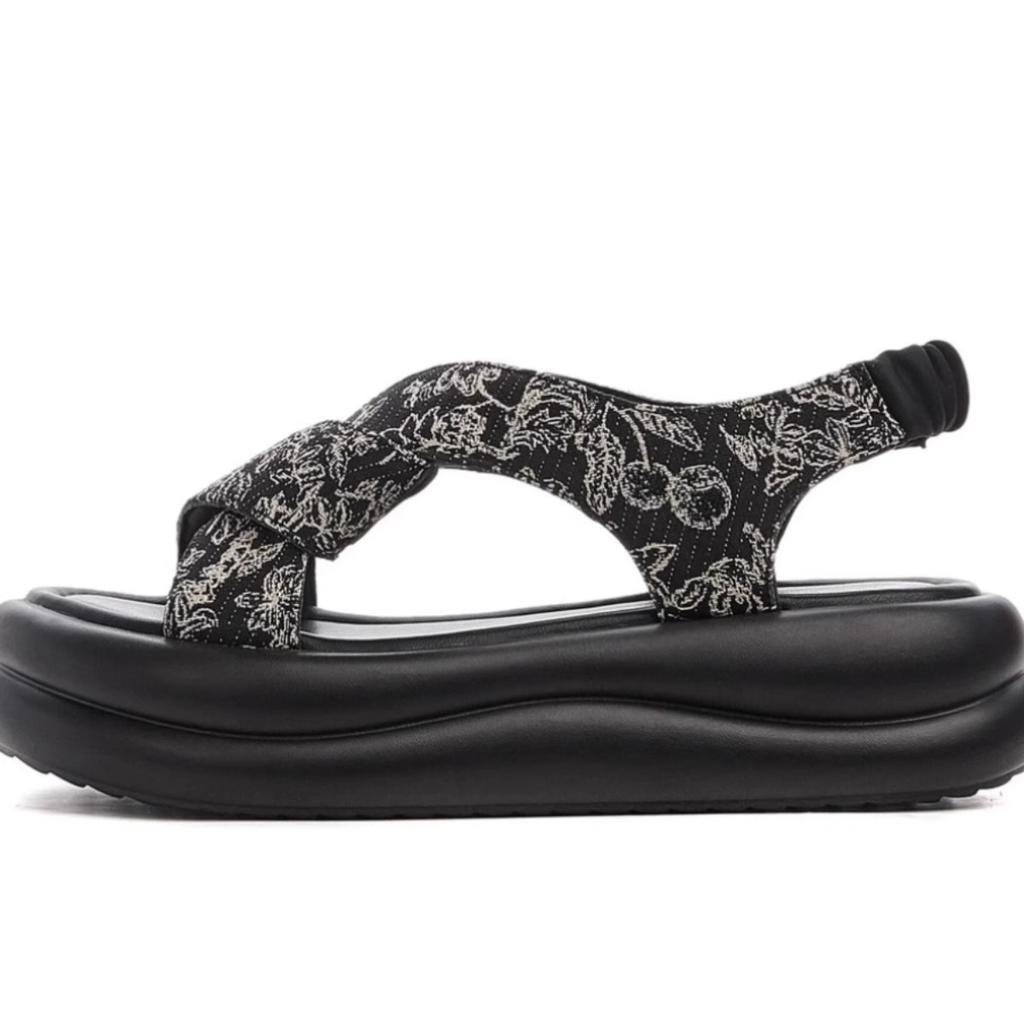 Sandals Women's Summer Wear New Cross-embroidered with Skirt Cool Slippers Platform Beach Shoes