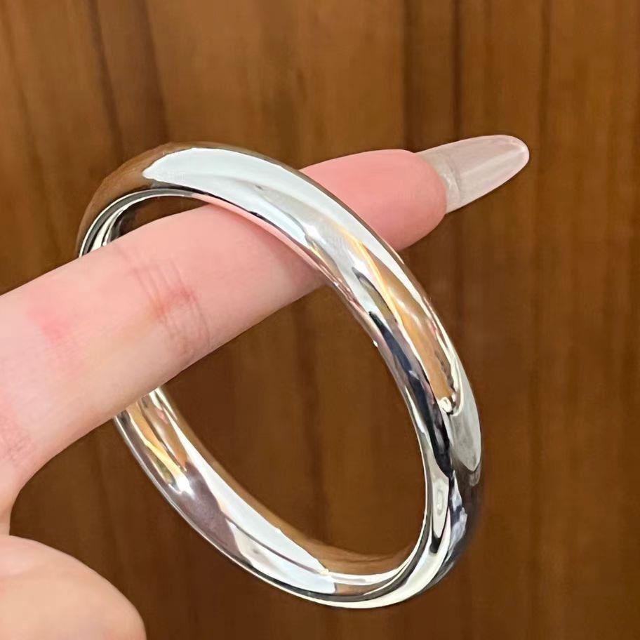 Glossy Round Bangle: Women's Versatile, High-End, Retro-Inspired Fashion Accessory Gift